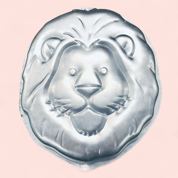 Wilton Other - Wilton Silver Lion Cake Pan